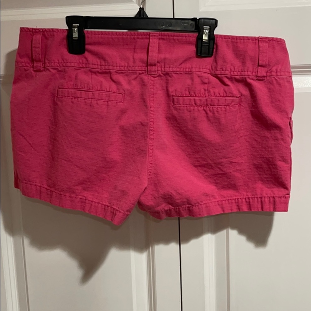 Shorts - Picture 3 of 3